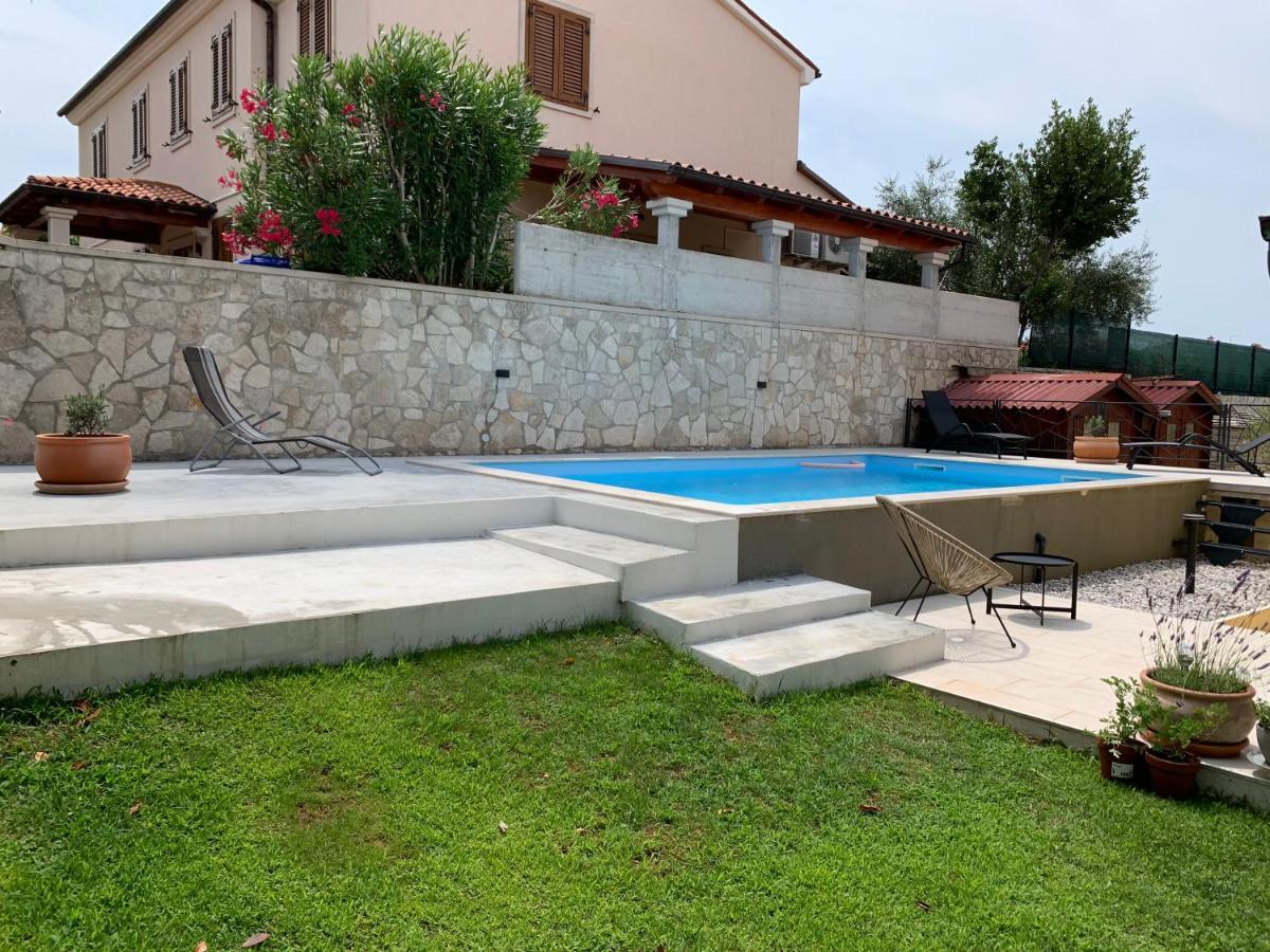 Kamenjak Volme, Cousy House With Pool บานโจเล ภายนอก รูปภาพ